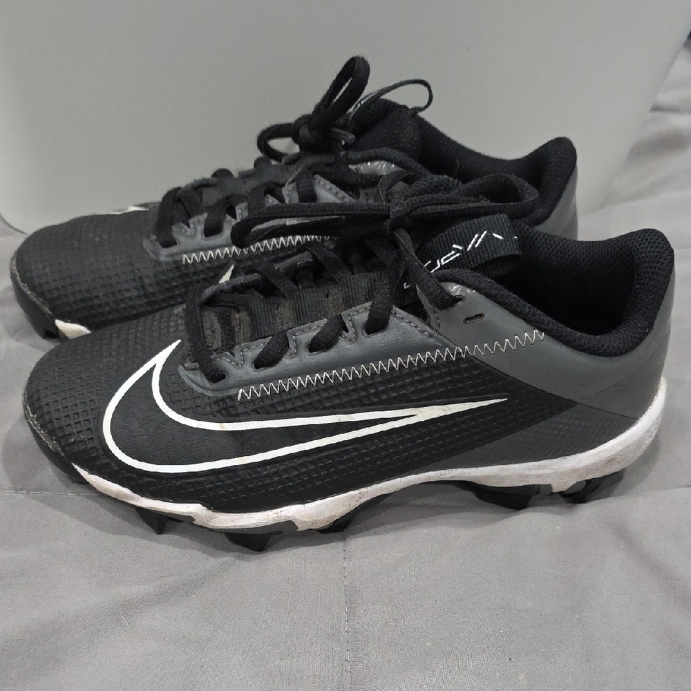 Nike Cleats‎